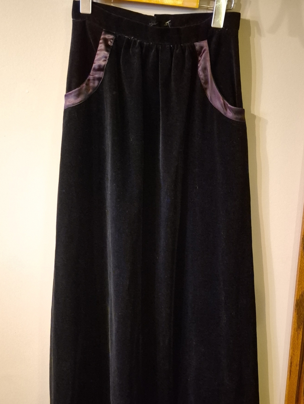 Black Velvet VINTAGE Maxi Skirt with Satin-Trim Pockets <<<2 For 1 Sale!>>>